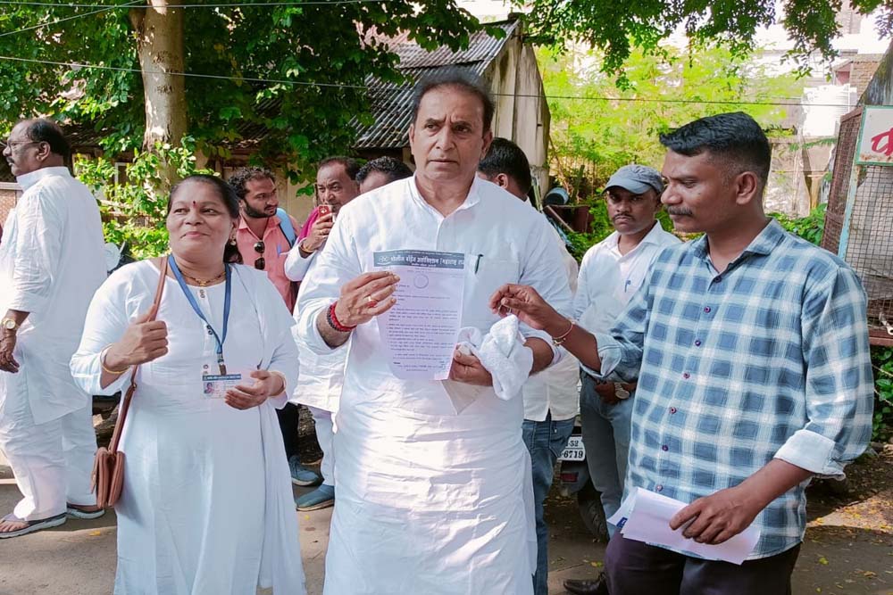 मा. देशमुख साहेब  - निवेदन